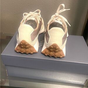 New Balance 327 sneakers